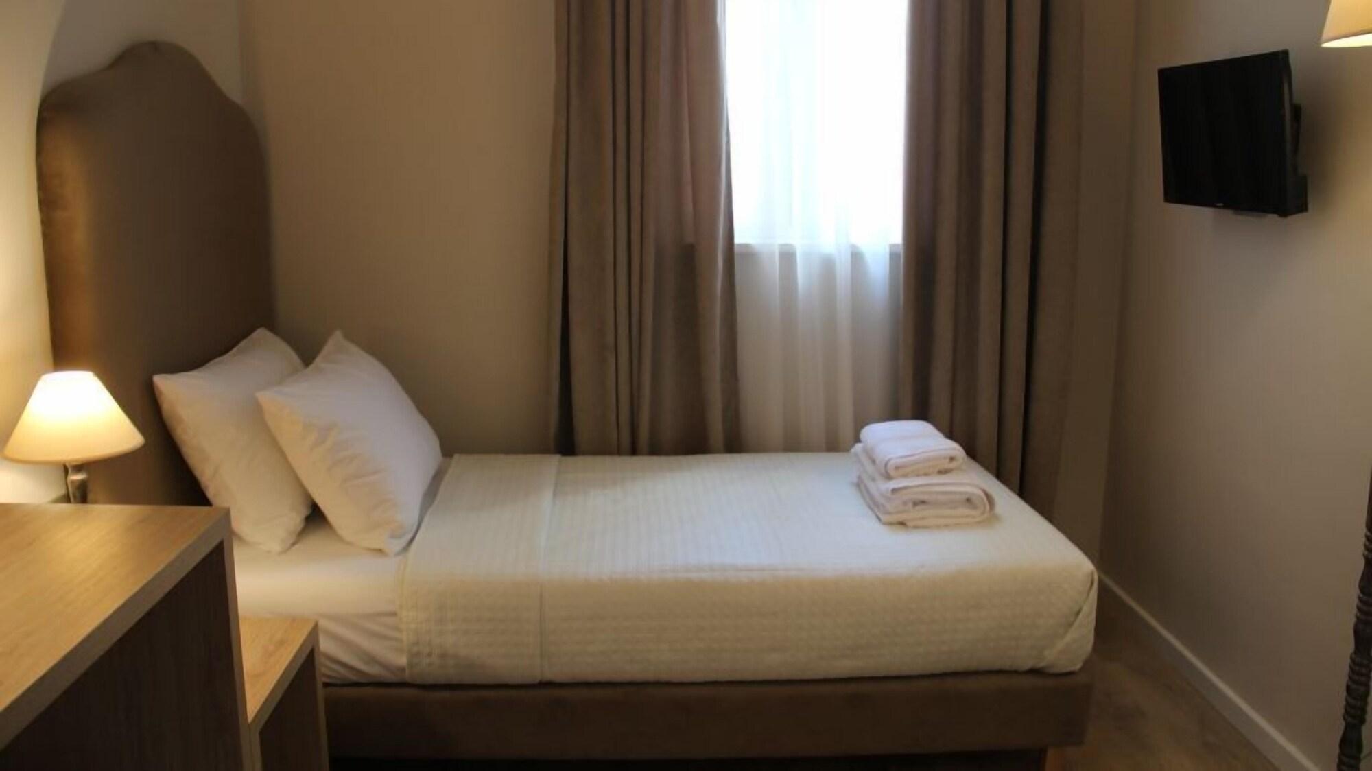 Hotel Hermes 地拉那 外观 照片