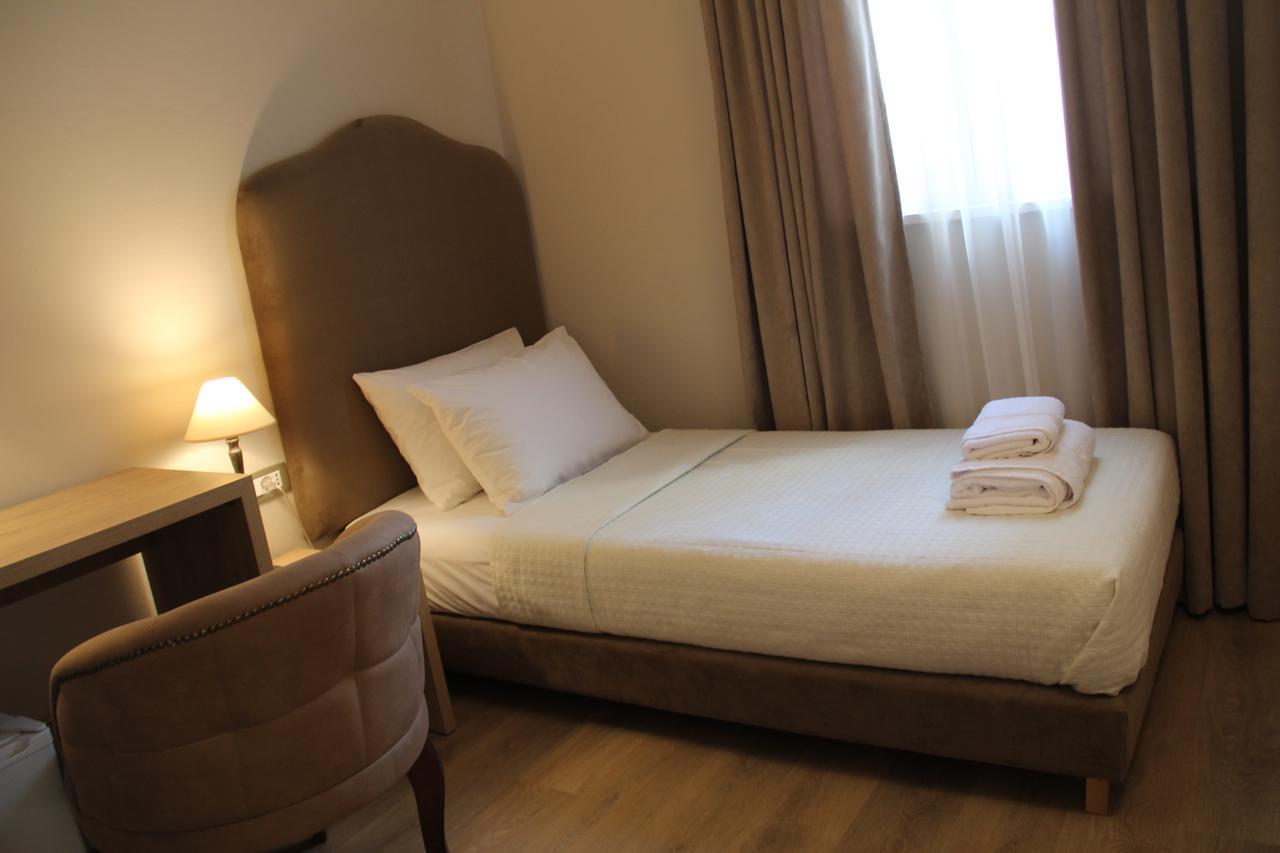 Hotel Hermes 地拉那 外观 照片