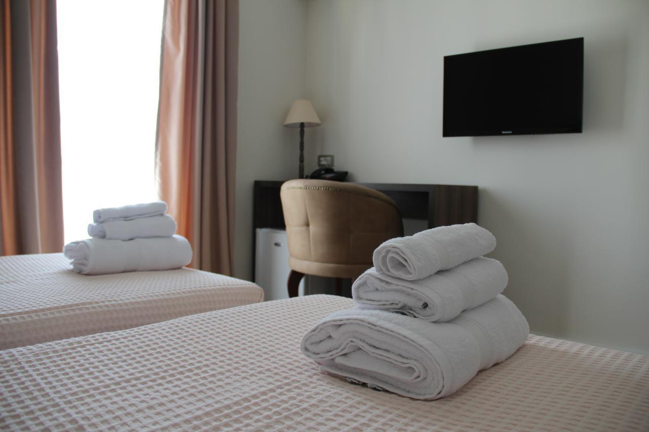 Hotel Hermes 地拉那 外观 照片
